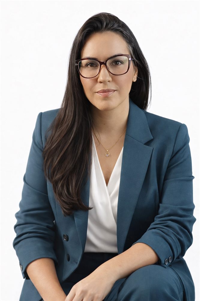 Cris Guimarães em consultório